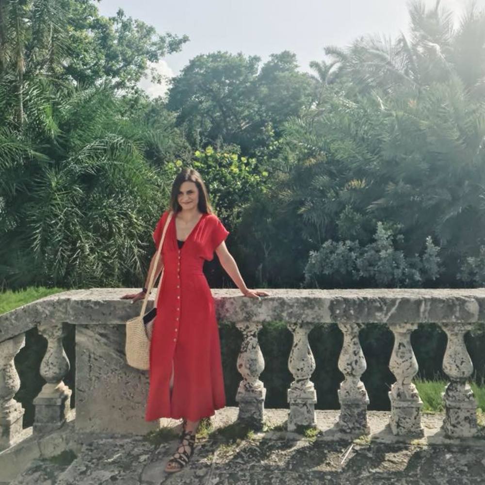 Meet your Posher, Adrienne